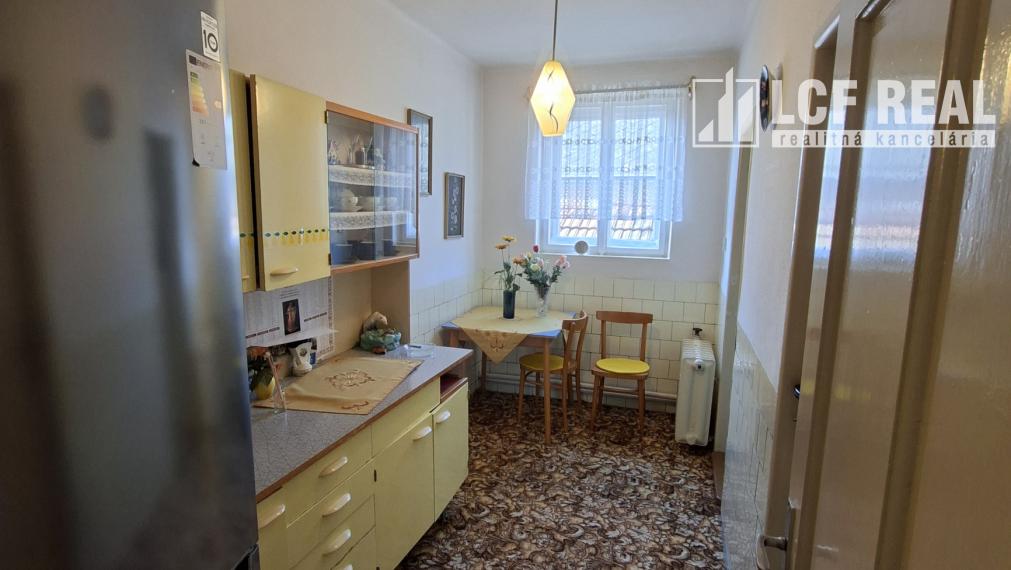 RD s hospodárskou budovou a garážou, Jablonov nad Turňou