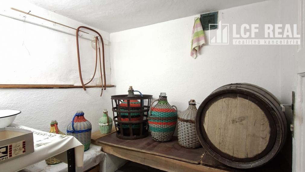 RD s hospodárskou budovou a garážou, Jablonov nad Turňou