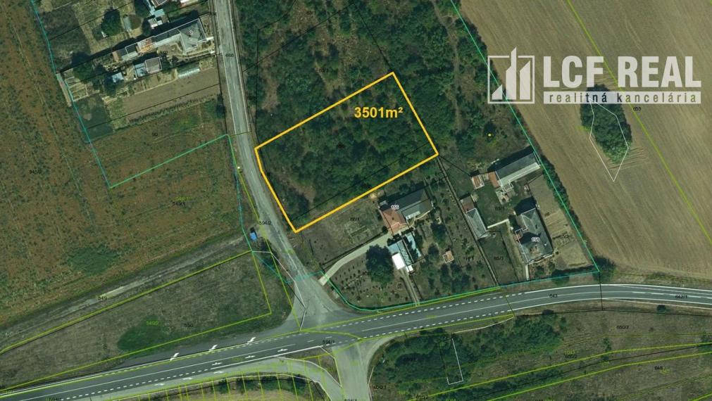 Veľký stavebný pozemok 3501 m2, Bačka