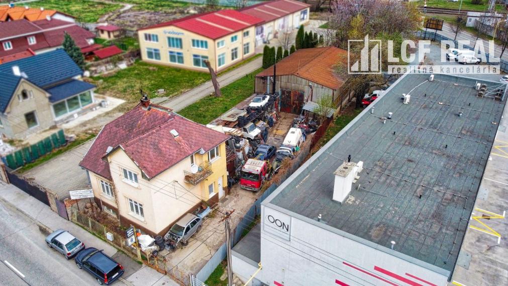 RODINNÝ DOM s HALOU a VEĽKÝM POZEMKOM, KOŠICE – SEVER