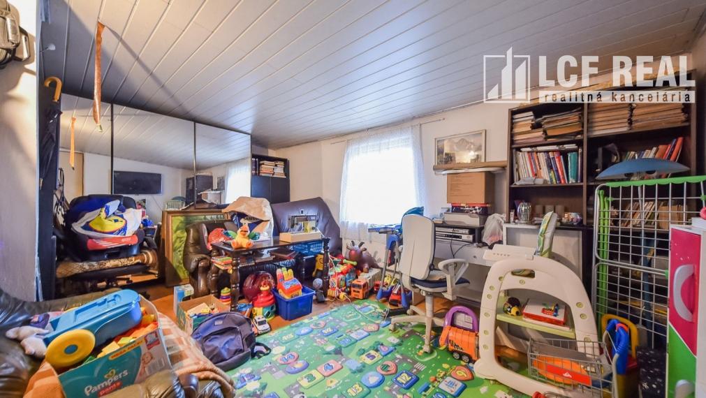 RODINNÝ DOM s HALOU a VEĽKÝM POZEMKOM, KOŠICE – SEVER