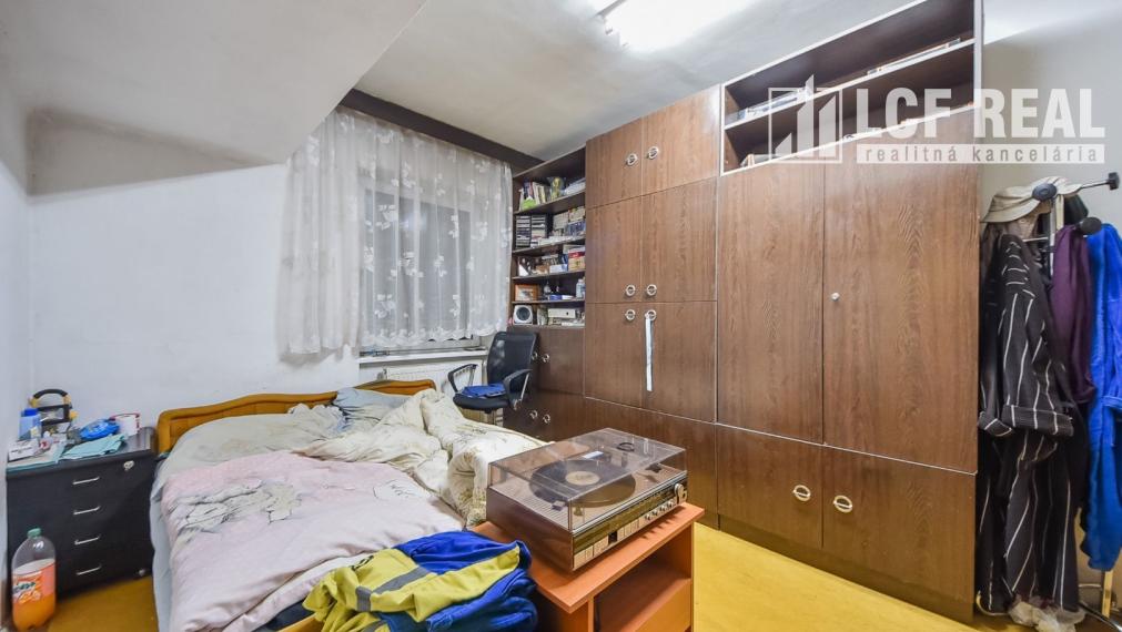 RODINNÝ DOM s HALOU a VEĽKÝM POZEMKOM, KOŠICE – SEVER