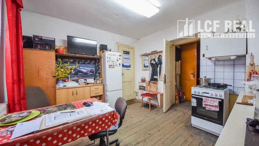 RODINNÝ DOM s HALOU a VEĽKÝM POZEMKOM, KOŠICE – SEVER