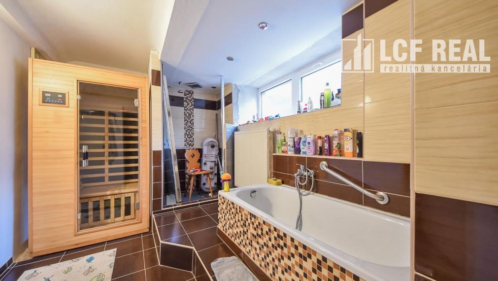 RODINNÝ DOM s HALOU a VEĽKÝM POZEMKOM, KOŠICE – SEVER