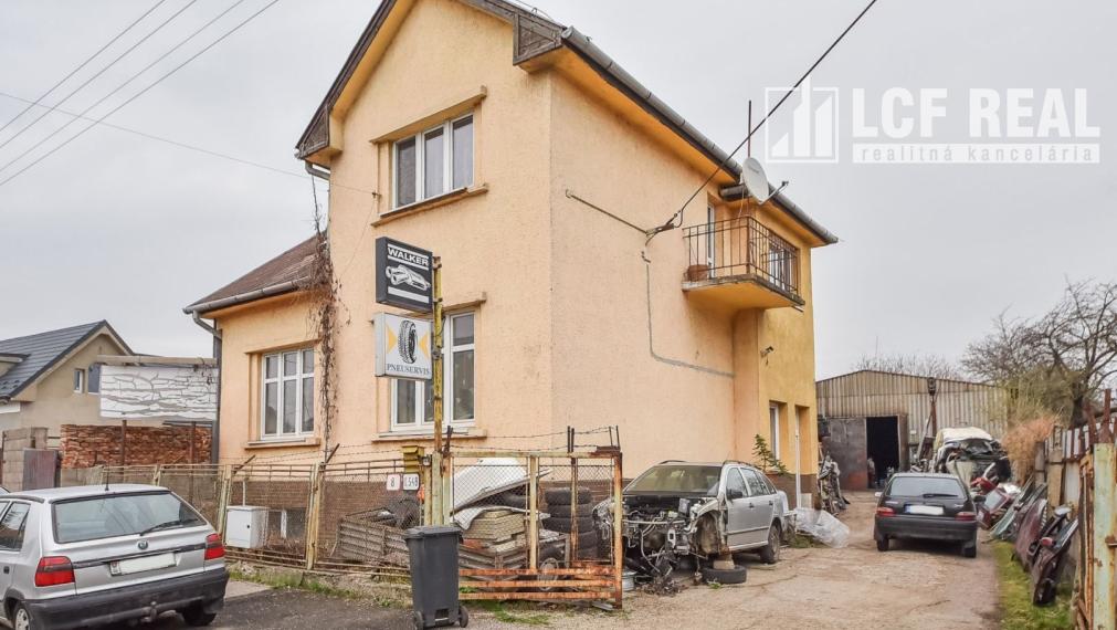 RODINNÝ DOM s HALOU a VEĽKÝM POZEMKOM, KOŠICE – SEVER