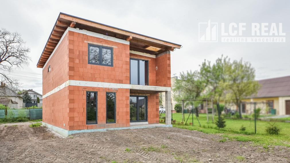 NOVOSTAVBA RODINNÉHO DOMU, SOKOĽANY