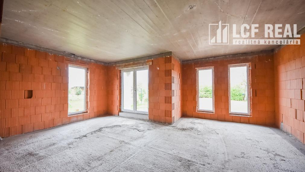 NOVOSTAVBA RODINNÉHO DOMU, SOKOĽANY