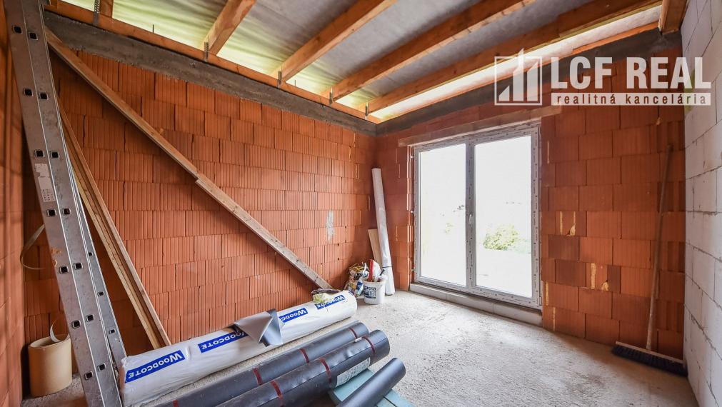 NOVOSTAVBA RODINNÉHO DOMU, SOKOĽANY