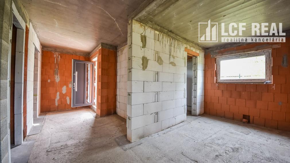 NOVOSTAVBA RODINNÉHO DOMU, SOKOĽANY