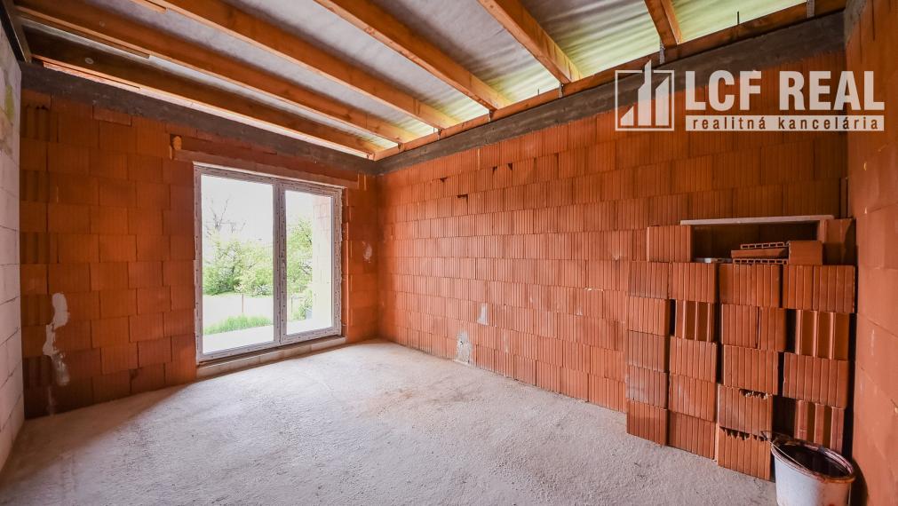 NOVOSTAVBA RODINNÉHO DOMU, SOKOĽANY