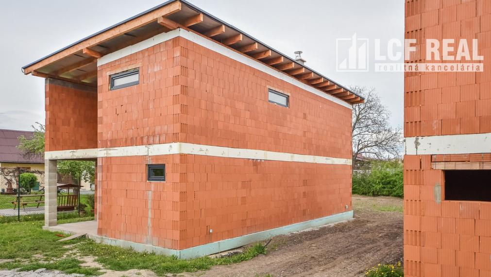 NOVOSTAVBA RODINNÉHO DOMU, SOKOĽANY