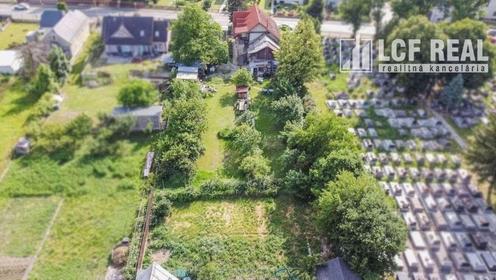 RODINNÝ DOM S VEĽKÝM POZEMKOM, UL. HLAVNÁ, VALALIKY