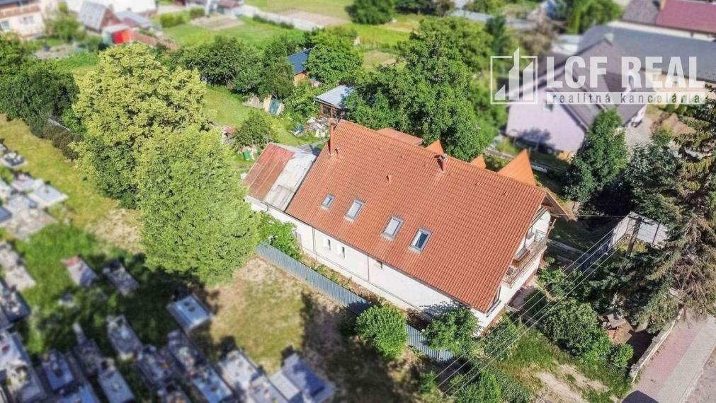 RODINNÝ DOM S VEĽKÝM POZEMKOM, UL. HLAVNÁ, VALALIKY