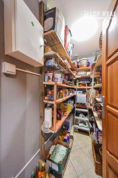 RODINNÝ DOM S VEĽKÝM POZEMKOM, UL. HLAVNÁ, VALALIKY