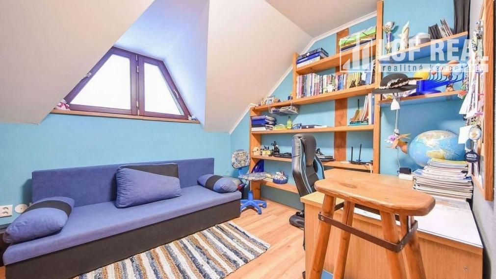 RODINNÝ DOM S VEĽKÝM POZEMKOM, UL. HLAVNÁ, VALALIKY