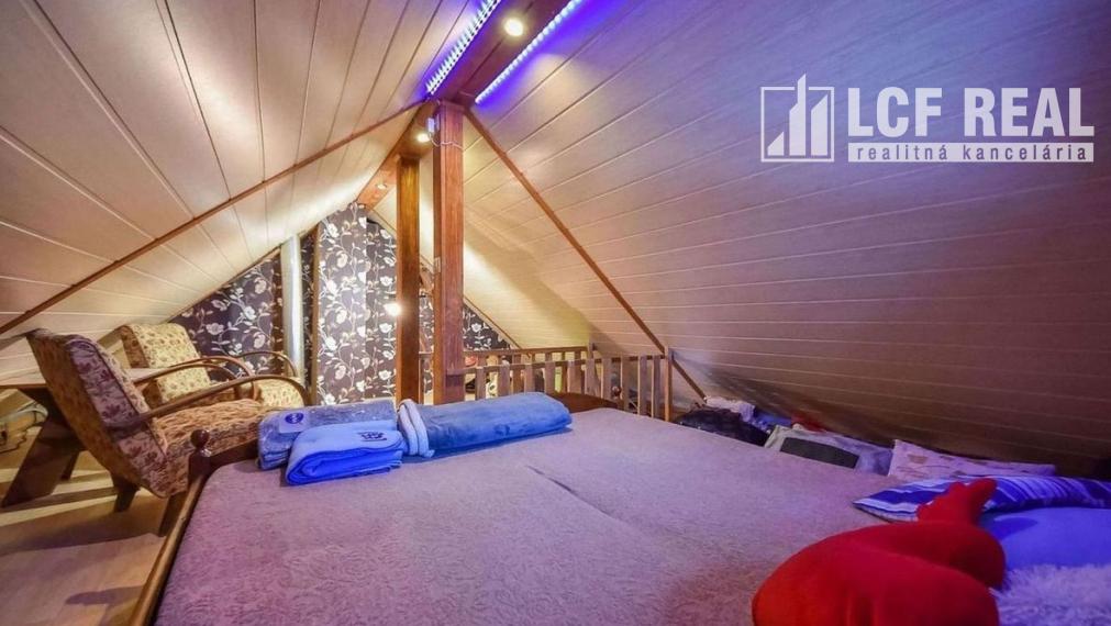 RODINNÝ DOM S VEĽKÝM POZEMKOM, UL. HLAVNÁ, VALALIKY