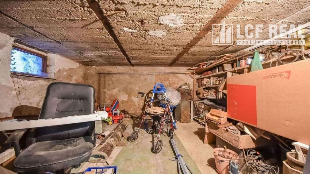 RODINNÝ DOM S VEĽKÝM POZEMKOM, UL. HLAVNÁ, VALALIKY