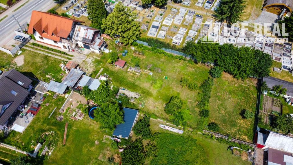 VEĽKÝ STAVEBNÝ POZEMKOM, UL. HLAVNÁ, VALALIKY