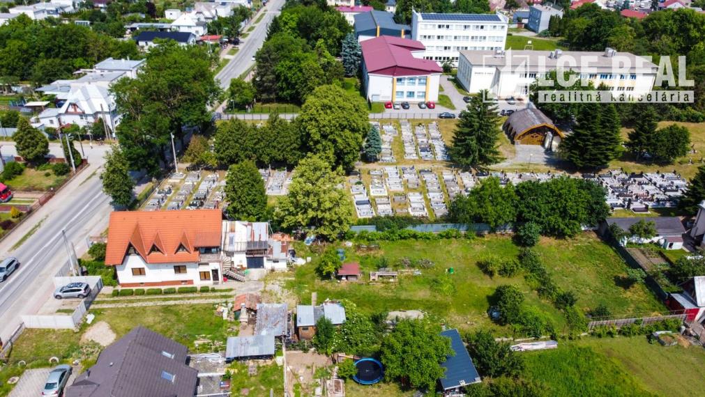 VEĽKÝ STAVEBNÝ POZEMKOM, UL. HLAVNÁ, VALALIKY