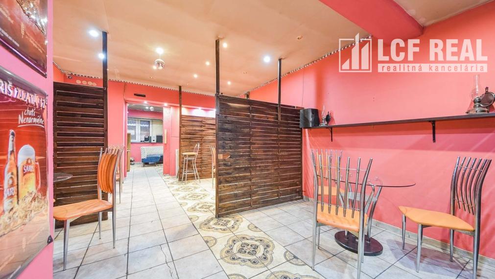 ZABEHNUTÁ PIZZERIA S KEBABOM, VEĽKÁ IDA  