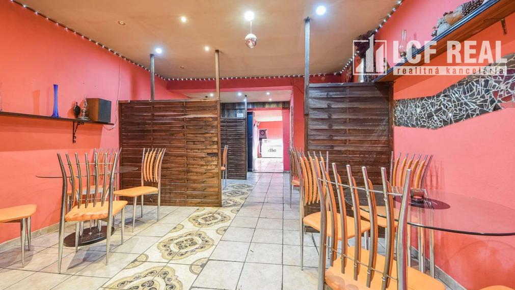 ZABEHNUTÁ PIZZERIA S KEBABOM, VEĽKÁ IDA  