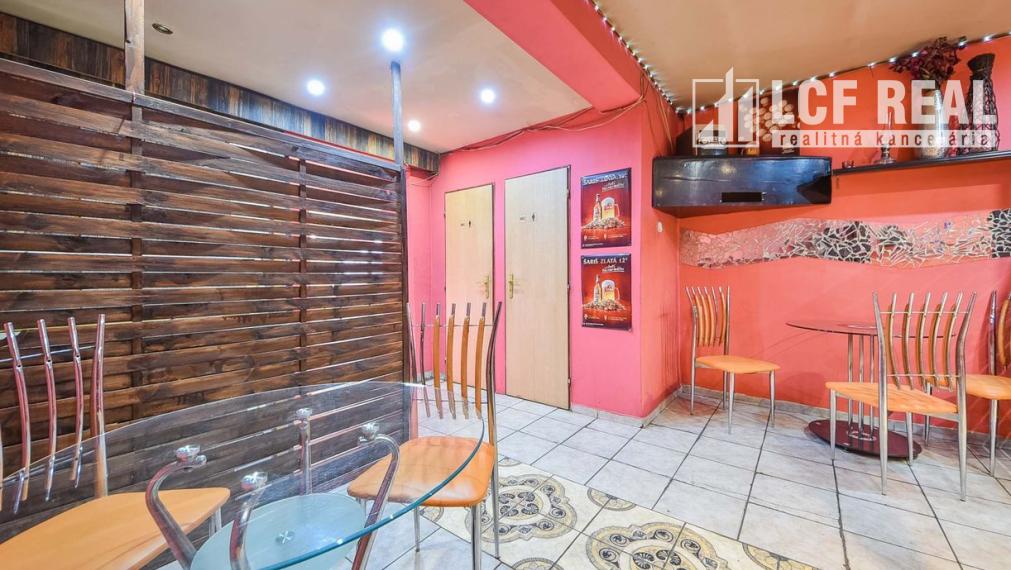 ZABEHNUTÁ PIZZERIA S KEBABOM, VEĽKÁ IDA  