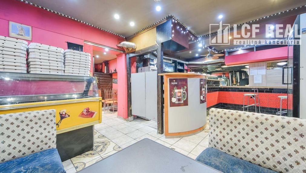 ZABEHNUTÁ PIZZERIA S KEBABOM, VEĽKÁ IDA  