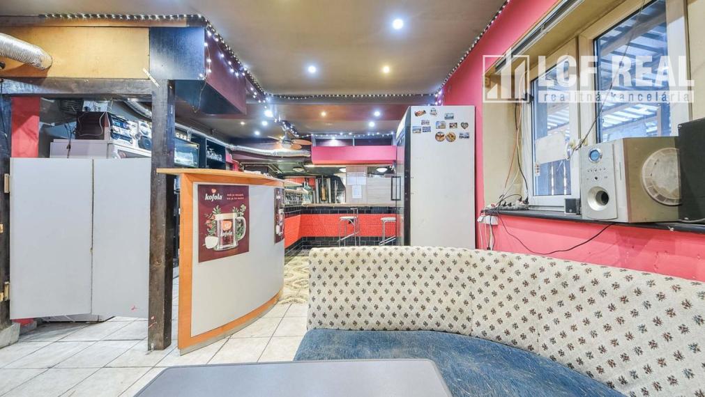 ZABEHNUTÁ PIZZERIA S KEBABOM, VEĽKÁ IDA  