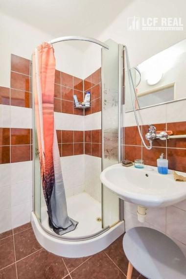 PENZIÓN S BUDOVAMI A VEĽKÝM POZEMKOM, SOMOTOR