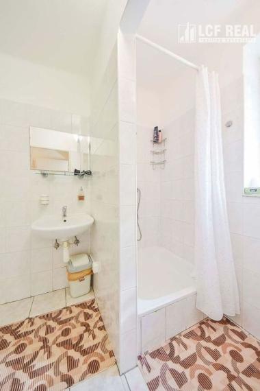 PENZIÓN S BUDOVAMI A VEĽKÝM POZEMKOM, SOMOTOR