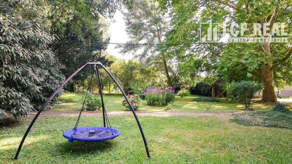 PENZIÓN S BUDOVAMI A VEĽKÝM POZEMKOM, SOMOTOR