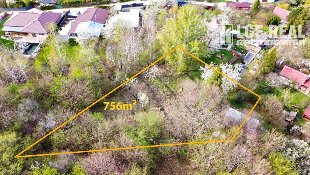 ZÁHRADNY POZEMOK S KRÁSNYM VÝHĽADOM, BYSTER