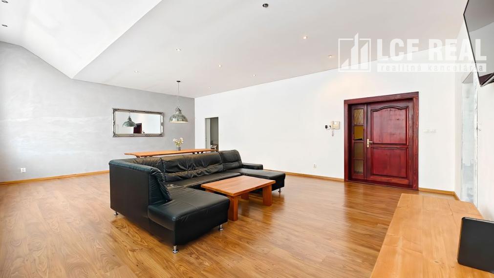 3-IZB. VEĽKÝ LOFTOVÝ BYT S GALÉRIOU, KOŠICE - MYSLAVA