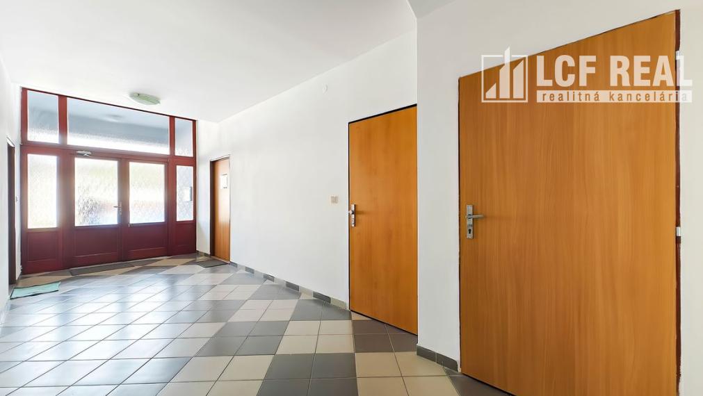 3-IZB. VEĽKÝ LOFTOVÝ BYT S GALÉRIOU, KOŠICE - MYSLAVA