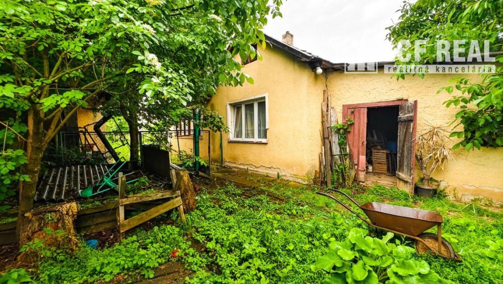 3-IZB. RD S GARÁŽOU A POZEMKOM 1884 m2, BORŠA