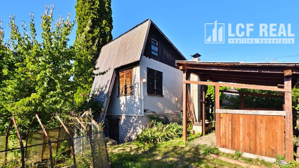 RODIACA ZÁHRADA S MUROVANOU CHATOU, KOŠICE - ŠACA 