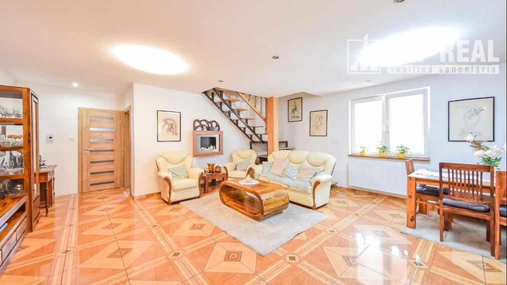 Novostavba RD s terasou a dielňou s krásnym výhľadom, Slanec