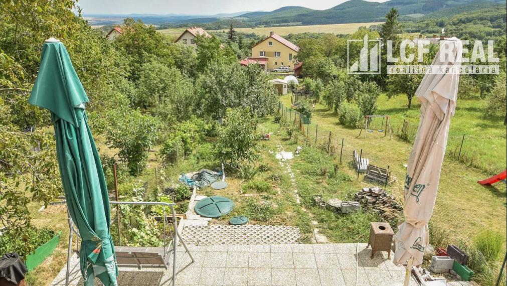 Novostavba RD s terasou a dielňou s krásnym výhľadom, Slanec