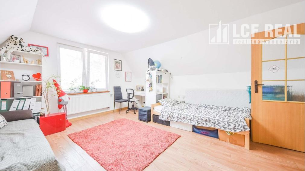 Novostavba RD s terasou a dielňou s krásnym výhľadom, Slanec