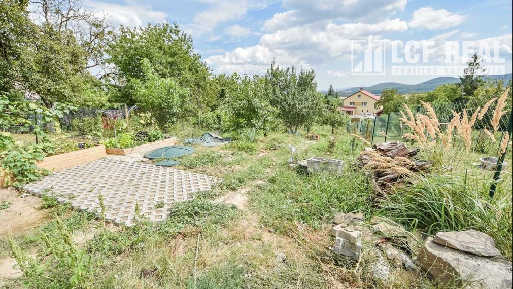 Novostavba RD s terasou a dielňou s krásnym výhľadom, Slanec