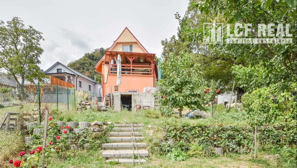 Novostavba RD s terasou a dielňou s krásnym výhľadom, Slanec