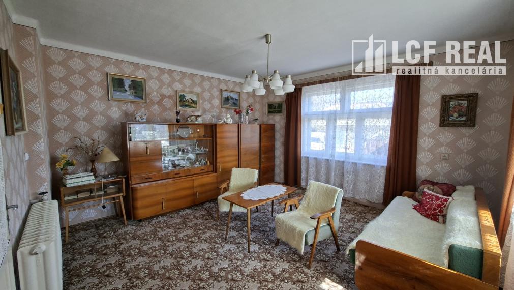 RD s hospodárskou budovou a garážou, Jablonov nad Turňou