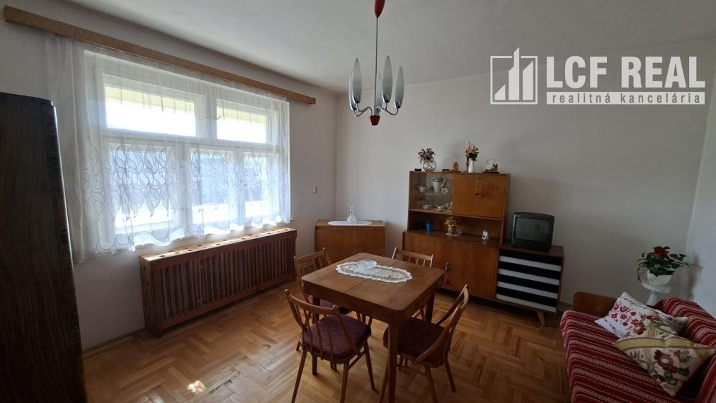 RD s hospodárskou budovou a garážou, Jablonov nad Turňou