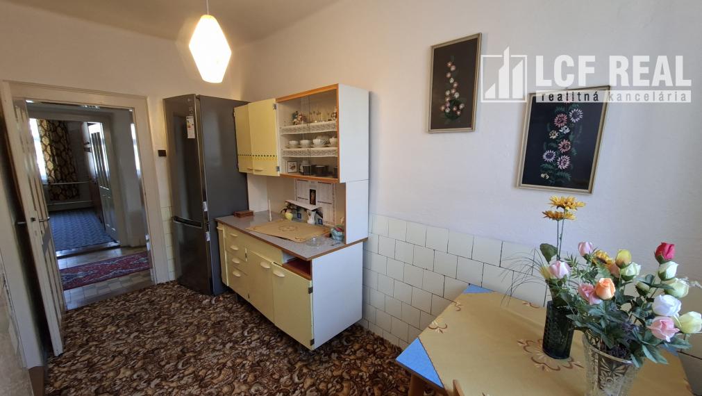 RD s hospodárskou budovou a garážou, Jablonov nad Turňou