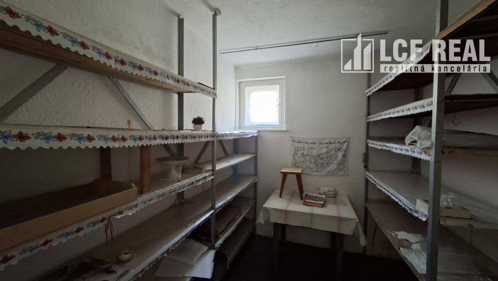 RD s hospodárskou budovou a garážou, Jablonov nad Turňou