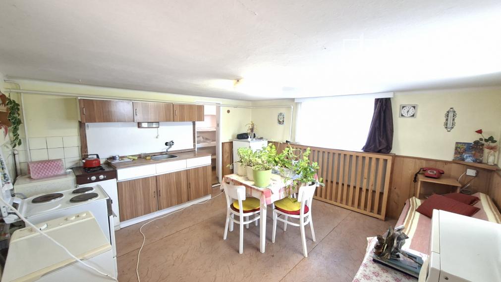 RD s hospodárskou budovou a garážou, Jablonov nad Turňou