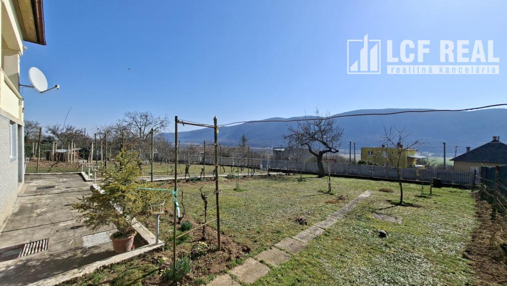 RD s hospodárskou budovou a garážou, Jablonov nad Turňou