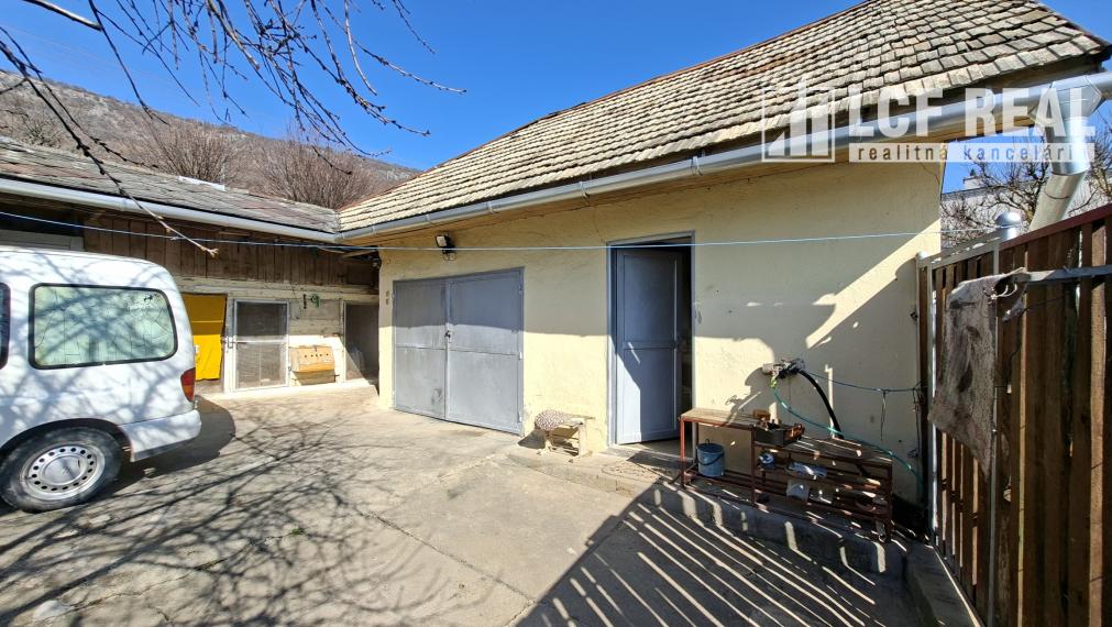 RD s hospodárskou budovou a garážou, Jablonov nad Turňou