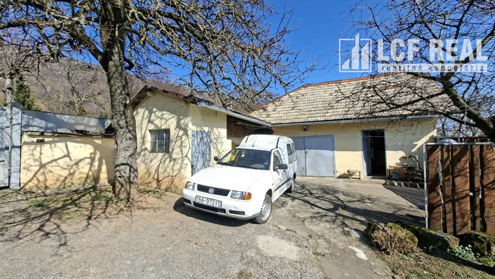 RD s hospodárskou budovou a garážou, Jablonov nad Turňou