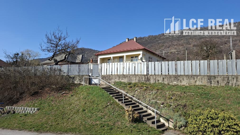 RD s hospodárskou budovou a garážou, Jablonov nad Turňou